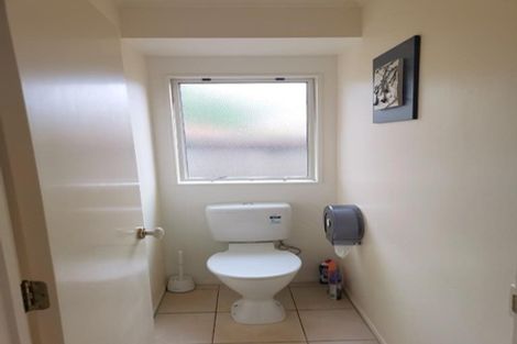 Photo of property in 14 Checkerberry Court, Henderson, Auckland, 0612