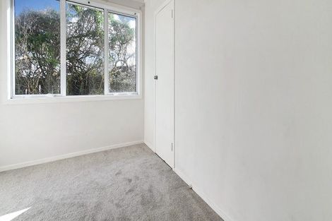 Photo of property in 28 Middlemore Crescent, Papatoetoe, Auckland, 2025