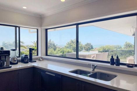 Photo of property in 2 Mellons Bay Road, Howick, Auckland, 2014