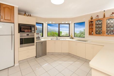 Photo of property in 91 Woodman Drive, Tawa, Wellington, 5028