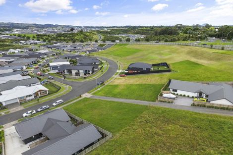 Photo of property in 79 Whakaturou Crescent, Pyes Pa, Tauranga, 3112