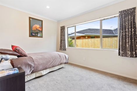 Photo of property in Waimanu Bay Village, 9/1 Piriti Drive, Te Atatu Peninsula, Auckland, 0610