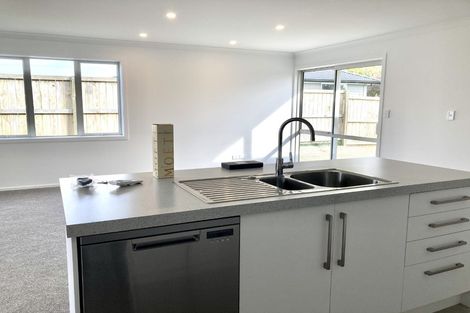 Photo of property in 30 Regis Park Drive, Pukekohe, 2120