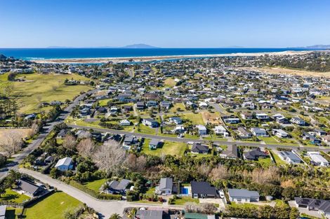 Photo of property in 7 Noel Close, Mangawhai Heads, Mangawhai, 0573