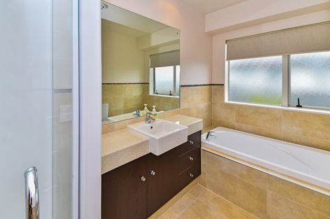 Photo of property in 33 Lake Drive, Karaka, Papakura, 2113