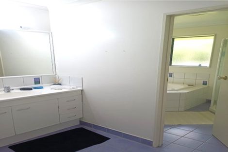 Photo of property in 5b Olwyn Place, Greenhithe, Auckland, 0632