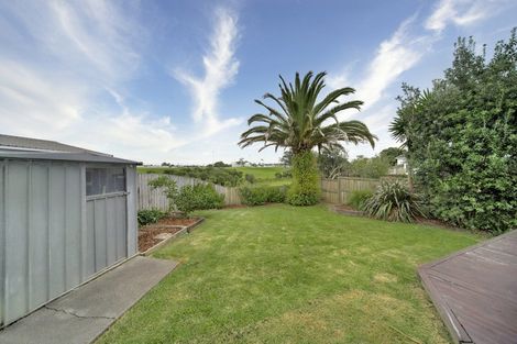 Photo of property in 60 De Quincey Terrace, Highland Park, Auckland, 2010