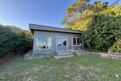 Photo of property in 6 Rangiora Avenue, Kaiwharawhara, Wellington, 6035