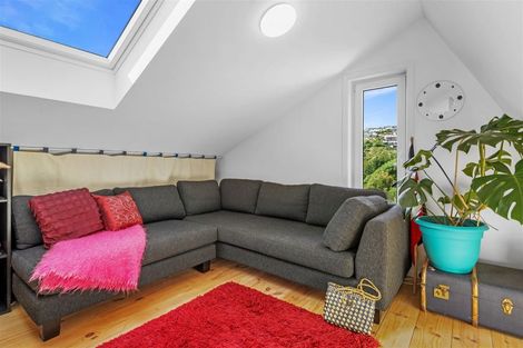 Photo of property in 8 La Costa Lane, Mount Pleasant, Christchurch, 8081