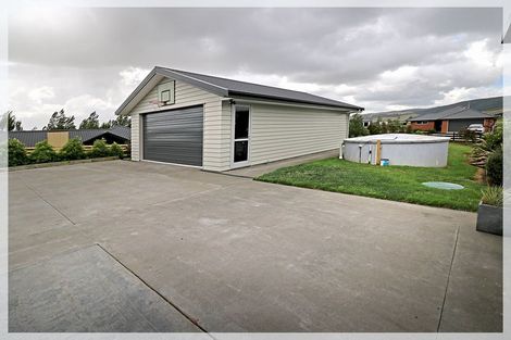 Photo of property in 17 Westwood Drive, Aokautere, Palmerston North, 4471