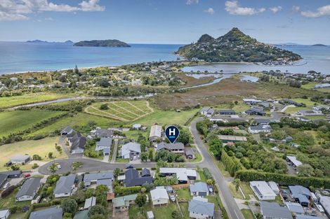 Photo of property in 2 Summer Lane, Tairua, 3508