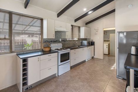 Photo of property in 31 Tongariro Street, Castlecliff, Whanganui, 4501