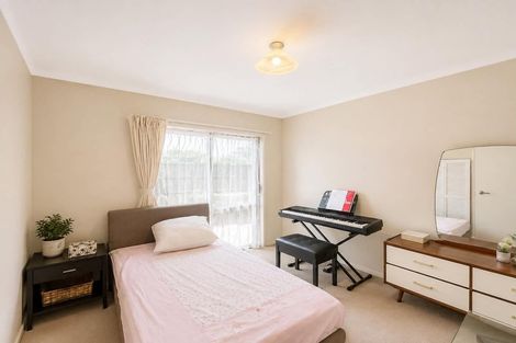 Photo of property in 30 Charles Dickens Drive, Mellons Bay, Auckland, 2014