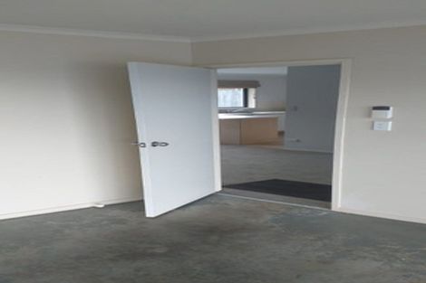 Photo of property in 20 Tauranga Place, Orewa, 0931