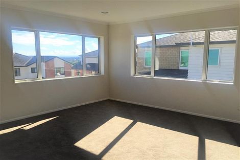 Photo of property in 104 Keri Vista Rise, Papakura, 2110