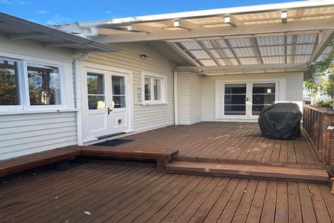 Photo of property in 14 Lawrence Road, Hospital Hill, Napier, 4110