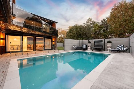 Photo of property in 7 Hartles Place, Mellons Bay, Auckland, 2014