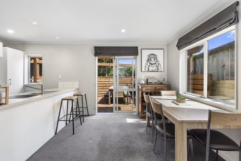 Photo of property in 7/16 Black Rock Road, Newlands, Wellington, 6037