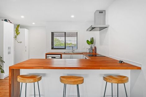 Photo of property in 2/71b Main Road, Redcliffs, Christchurch, 8081