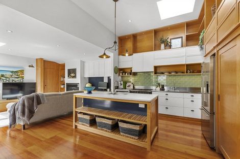 Photo of property in 11 Trelissick Crescent, Ngaio, Wellington, 6035