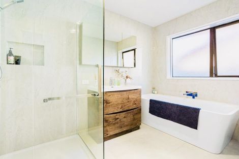 Photo of property in 109 Prince Regent Drive, Half Moon Bay, Auckland, 2012