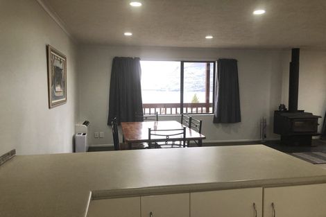Photo of property in 2/28 Sainsbury Road, Fernhill, Queenstown, 9300