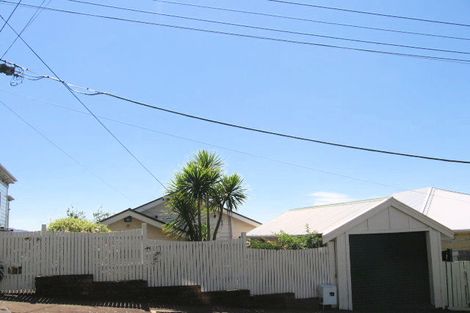 Photo of property in 8 Maarama Crescent, Aro Valley, Wellington, 6021
