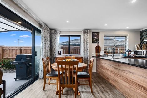 Photo of property in 4 Atutahi Street, Hurdon, New Plymouth, 4310