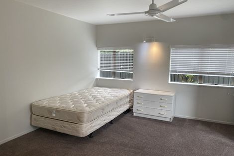 Photo of property in 1/17 Fielding Crescent, Farm Cove, Auckland, 2012
