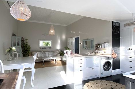 Photo of property in 32 Belt Road, Moturoa, New Plymouth, 4310