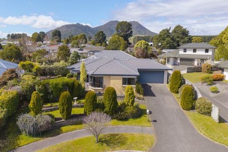 Photo of property in 32 Balmoral Drive, Hilltop, Taupo, 3330