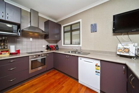 Photo of property in 77 Camberwell Road, Hawera, 4610