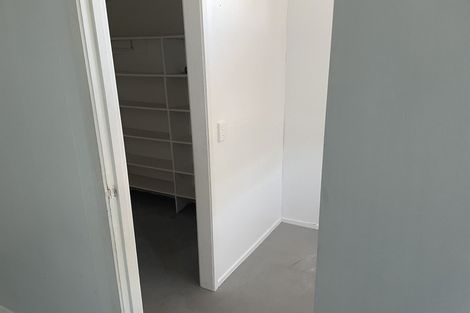 Photo of property in 31 Newington Road, Henderson, Auckland, 0612