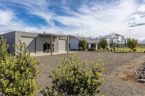Photo of property in 470 Porangahau Road, Waipukurau, 4282