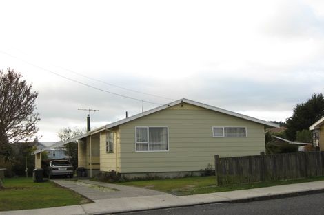 Photo of property in 9 Market Street, Kaitangata, 9210