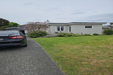 Photo of property in 43 Martin Road, Paraparaumu Beach, Paraparaumu, 5032