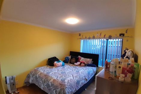 Photo of property in 2 Sandwick Drive, Weymouth, Auckland, 2103
