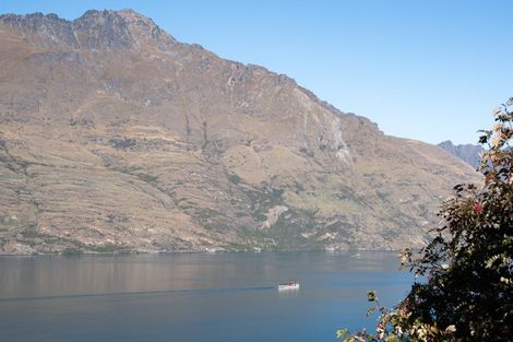 Photo of property in 6b Williams Street, Sunshine Bay, Queenstown, 9300