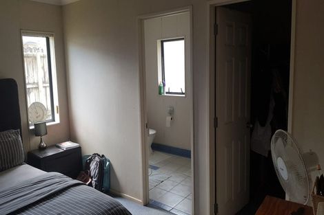 Photo of property in 3 Boderg Way, East Tamaki, Auckland, 2016