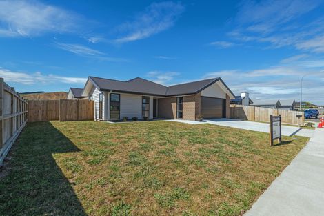 Photo of property in 20 Atlantic Drive, Fitzherbert, Palmerston North, 4410