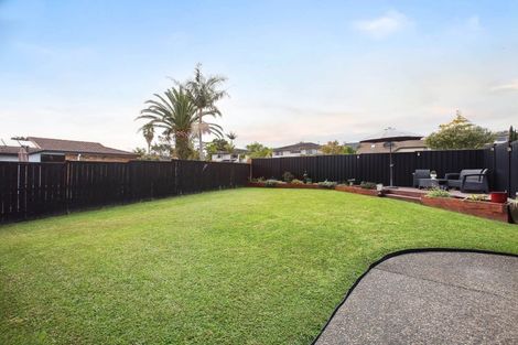 Photo of property in 18 Deanna Drive, West Harbour, Auckland, 0618