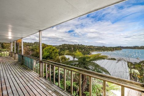 Photo of property in 18 Brind Road, Russell, 0202