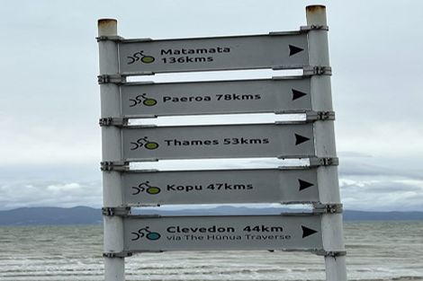 Photo of property in 10 Pohutukawa Avenue, Kaiaua, Pokeno, 2473