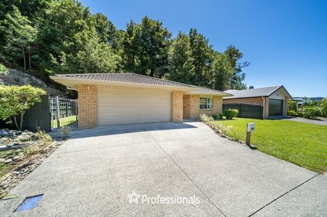 Photo of property in 24 Aragon Grove, Kingsley Heights, Upper Hutt, 5018