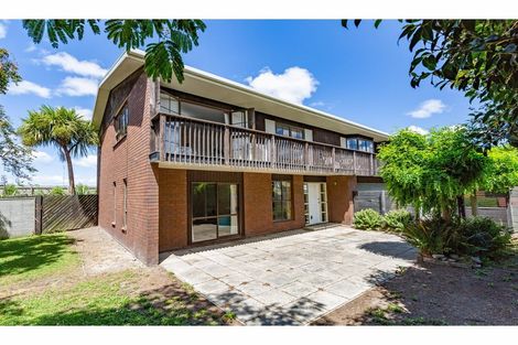 Photo of property in 17a Sonning Place, Redwood, Christchurch, 8051