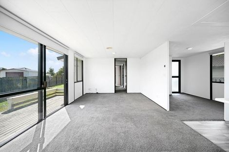 Photo of property in 18 Garland Drive, St Andrews, Hamilton, 3200