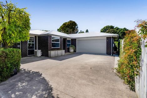 Photo of property in 77 Brooklands Road, Brooklands, New Plymouth, 4310