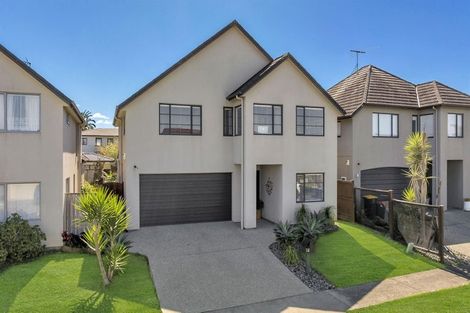 Photo of property in 14 Heidi Crescent, Flat Bush, Auckland, 2016