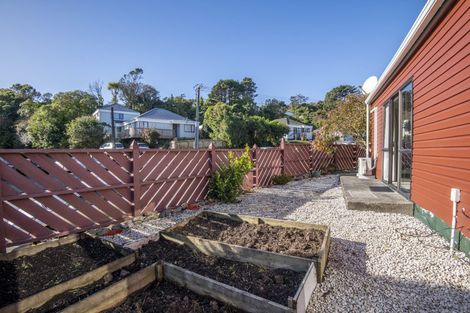 Photo of property in 2d Black Rock Road, Newlands, Wellington, 6037