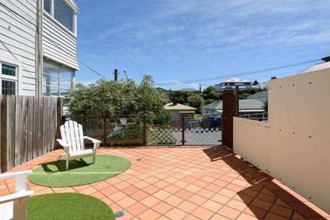 Photo of property in 50a Hawker Street, Mount Victoria, Wellington, 6011